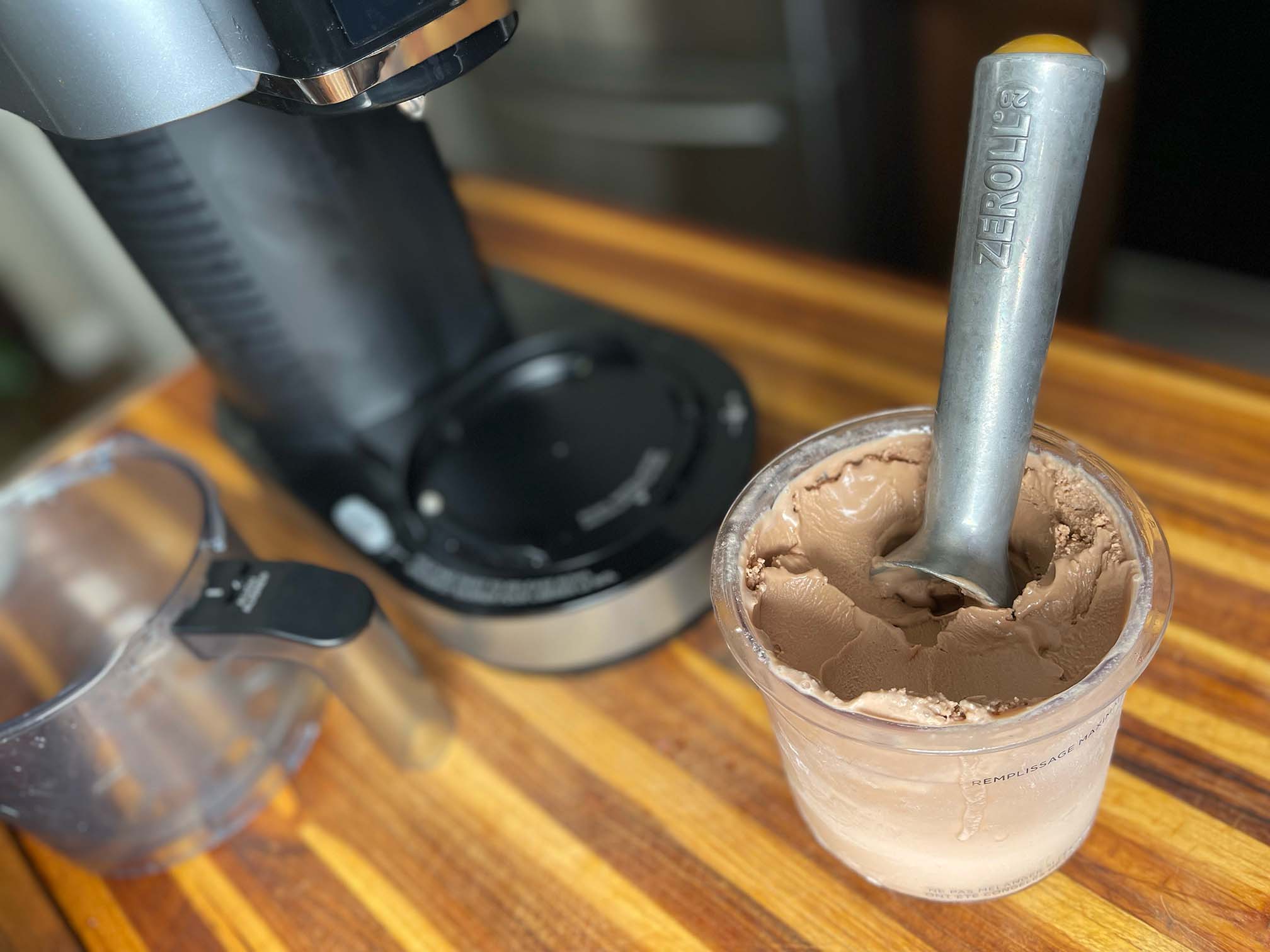 Ninja CREAMi Breeze Ice Cream, Gelato, Milkshake, Sorbet, Smoothie Bowl &  Lite Ice Cream Maker, 7 One-Touch Programs & 4 Pints